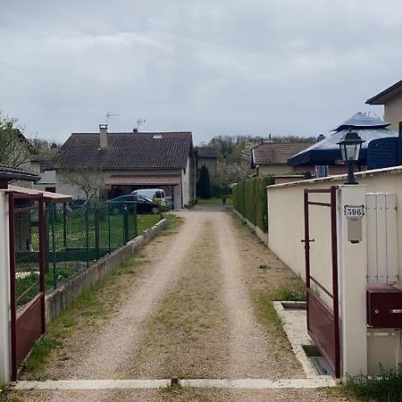Apartamento Au Grés du Vent Ruy-Montceau Exterior foto