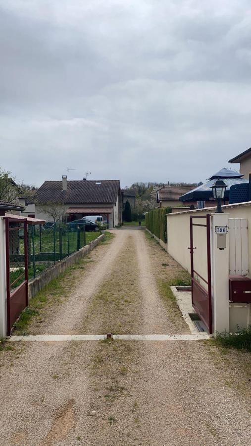 Apartamento Au Grés du Vent Ruy-Montceau Exterior foto